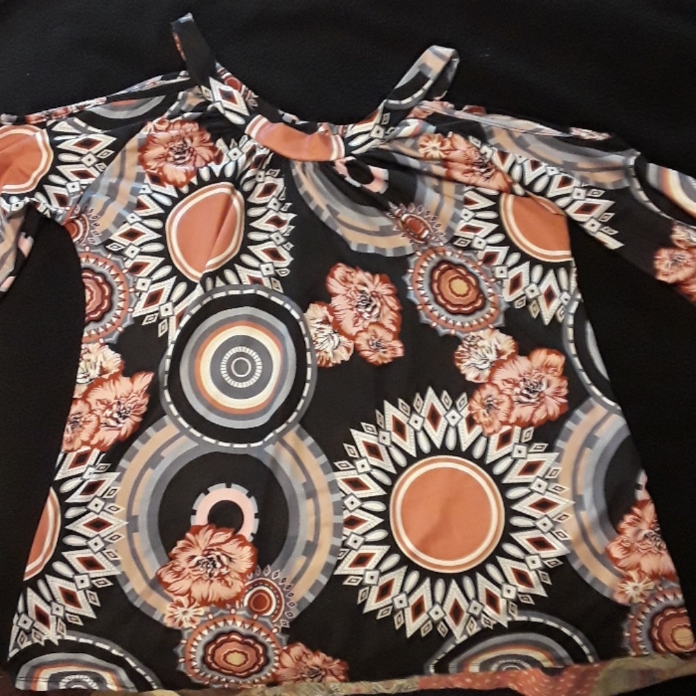 Cold shoulder short sleeve blouse